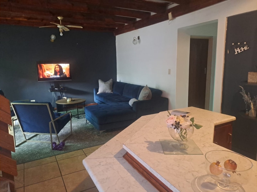 To Let 2 Bedroom Property for Rent in Pellissier Free State